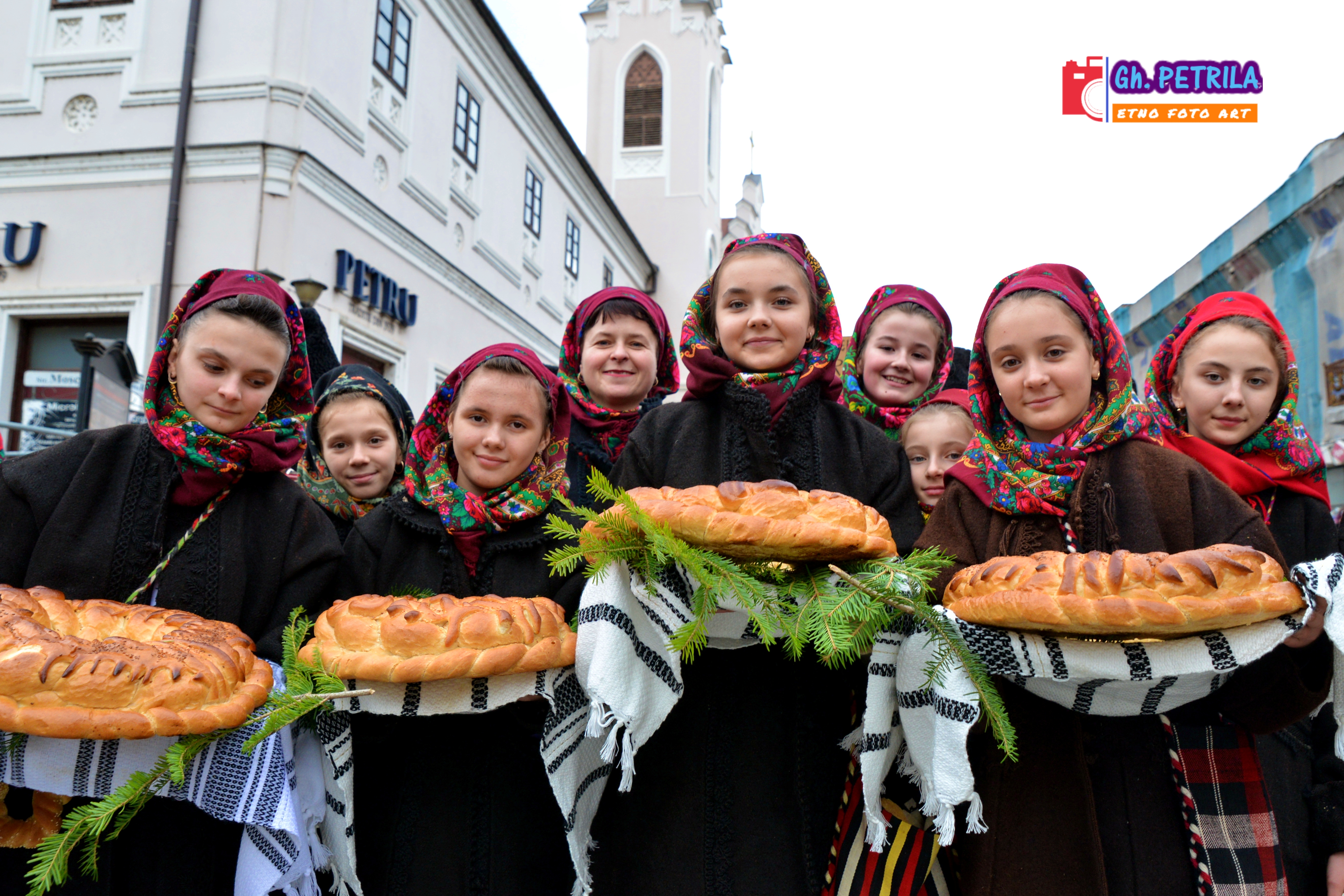 FOTO: „Asta-i datină străveche" 16.12.2019