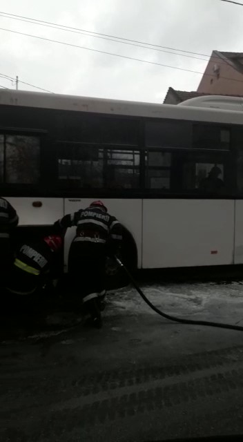 FOTO: Incendiu autobuz 29.01.2020