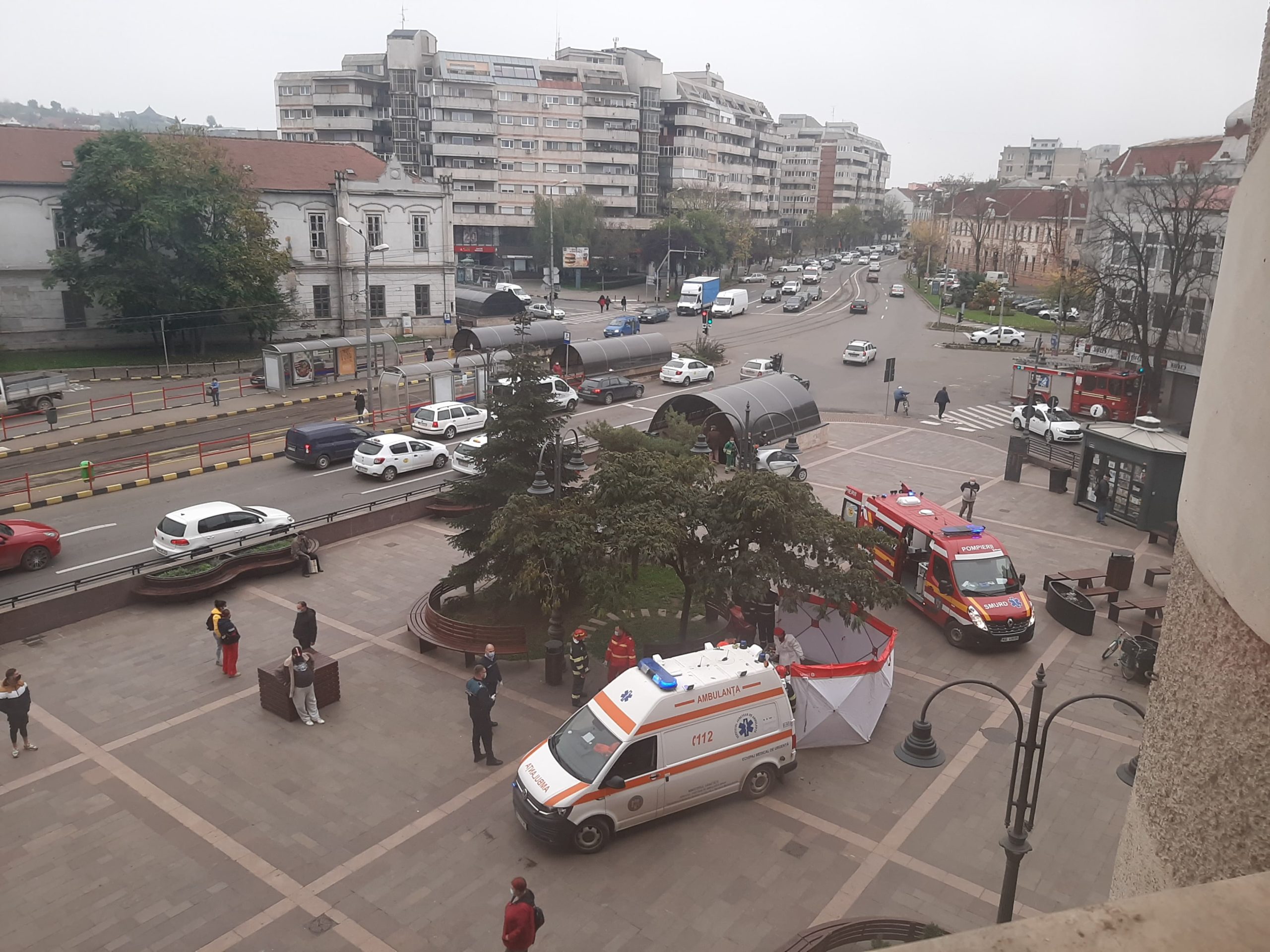 Intervenție Ambulanță și SMURD în fața Crișul Center oradea (3)