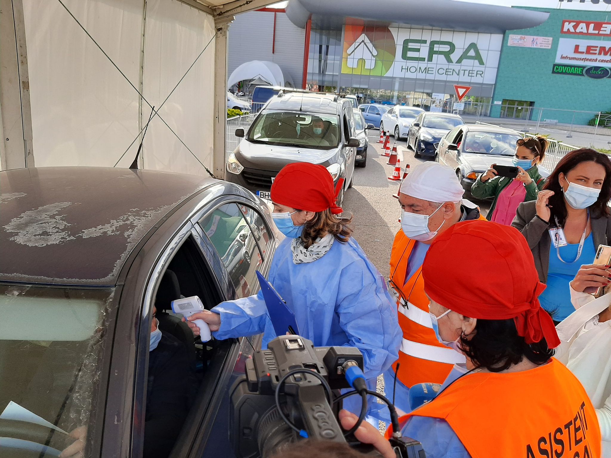 centru vaccinare drive through covid oradea (2)