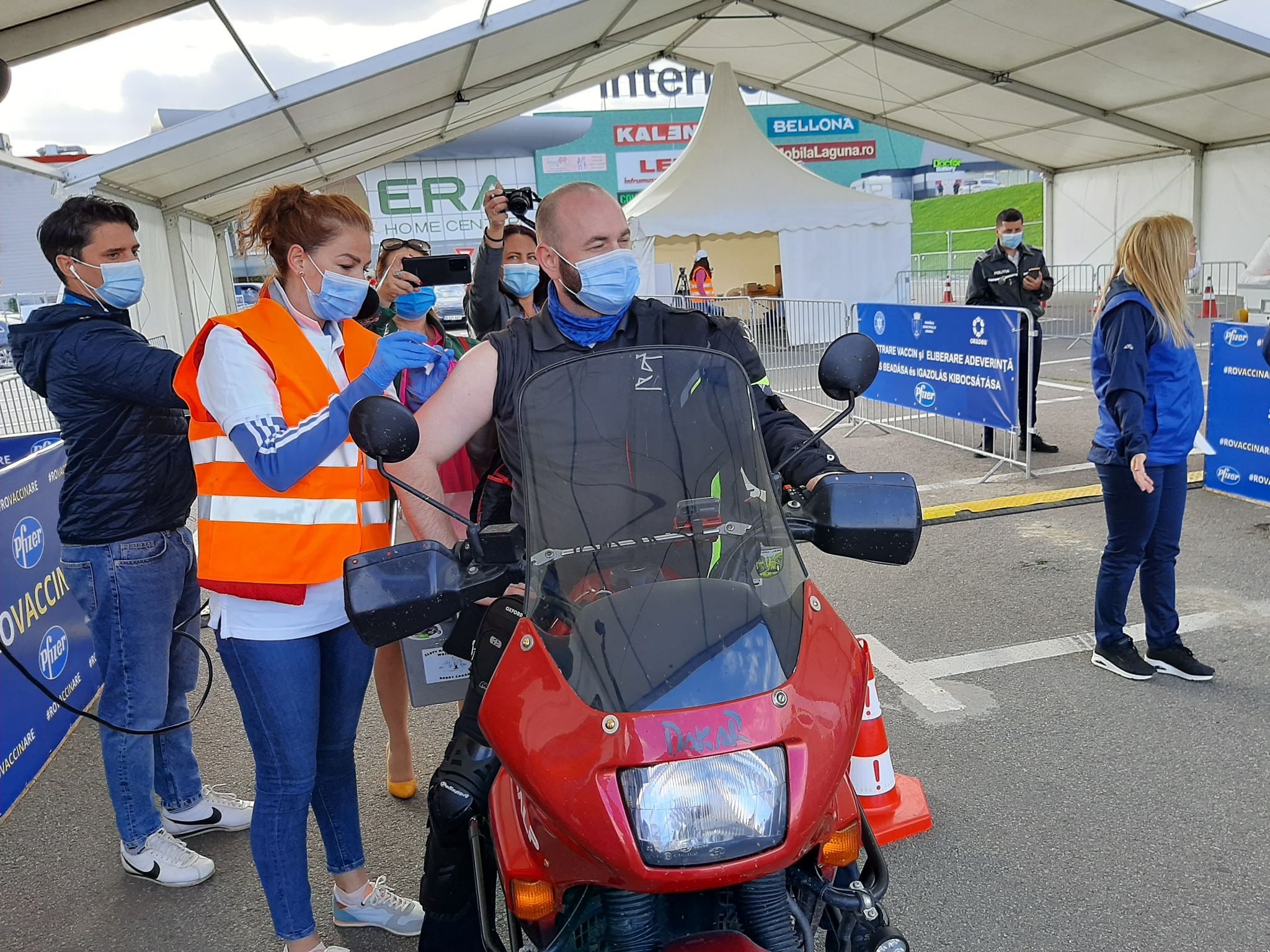 FOTO: Centru vaccinare drive-through la Oradea 05.05.2021