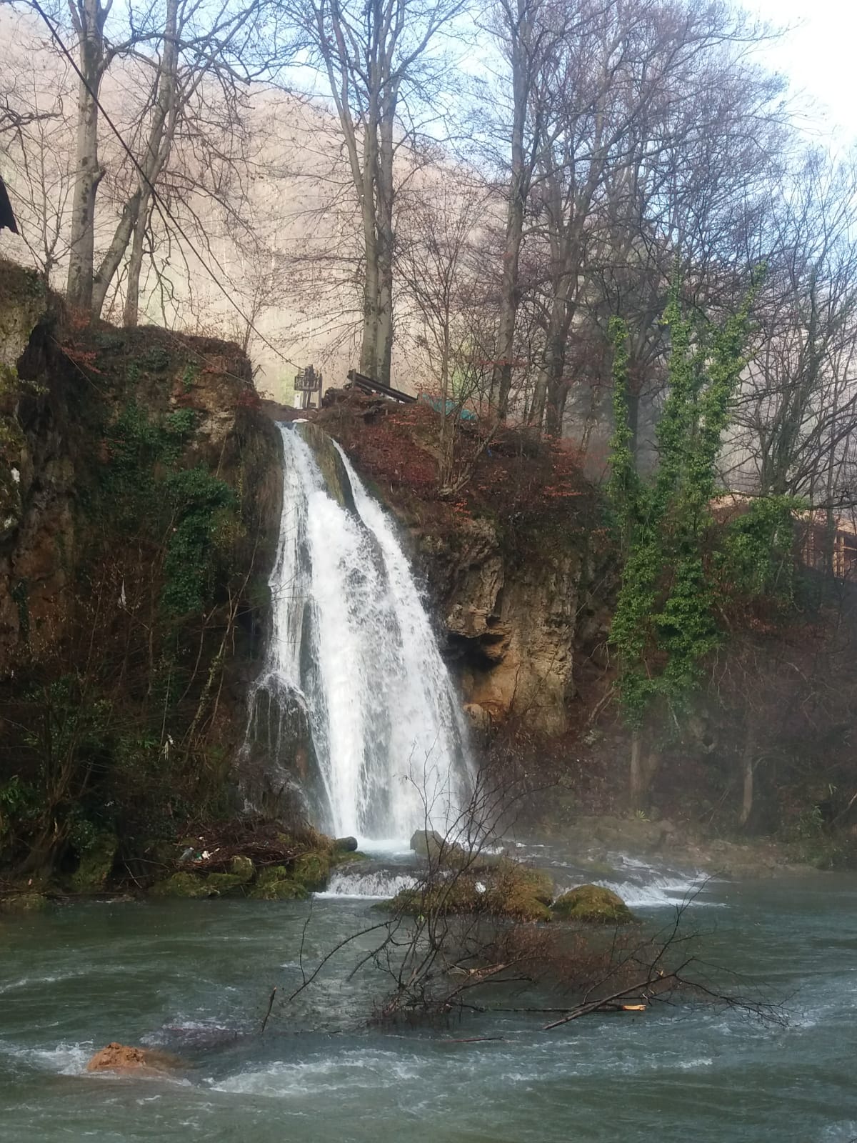 perete prabusit cascada vadu crisului (2)