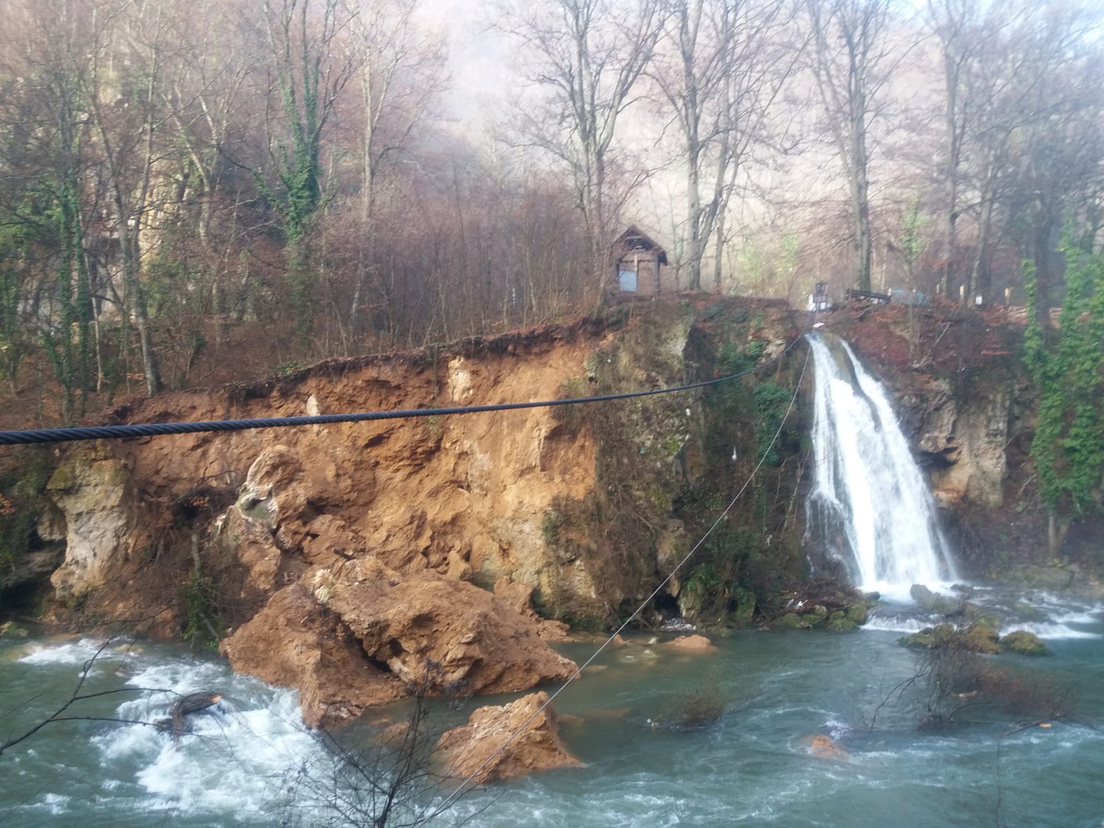 perete prabusit cascada vadu crisului (5)