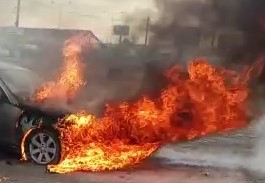 FOTO: Incendiu Mercedes Calea Sântandreiului 28.02.2022