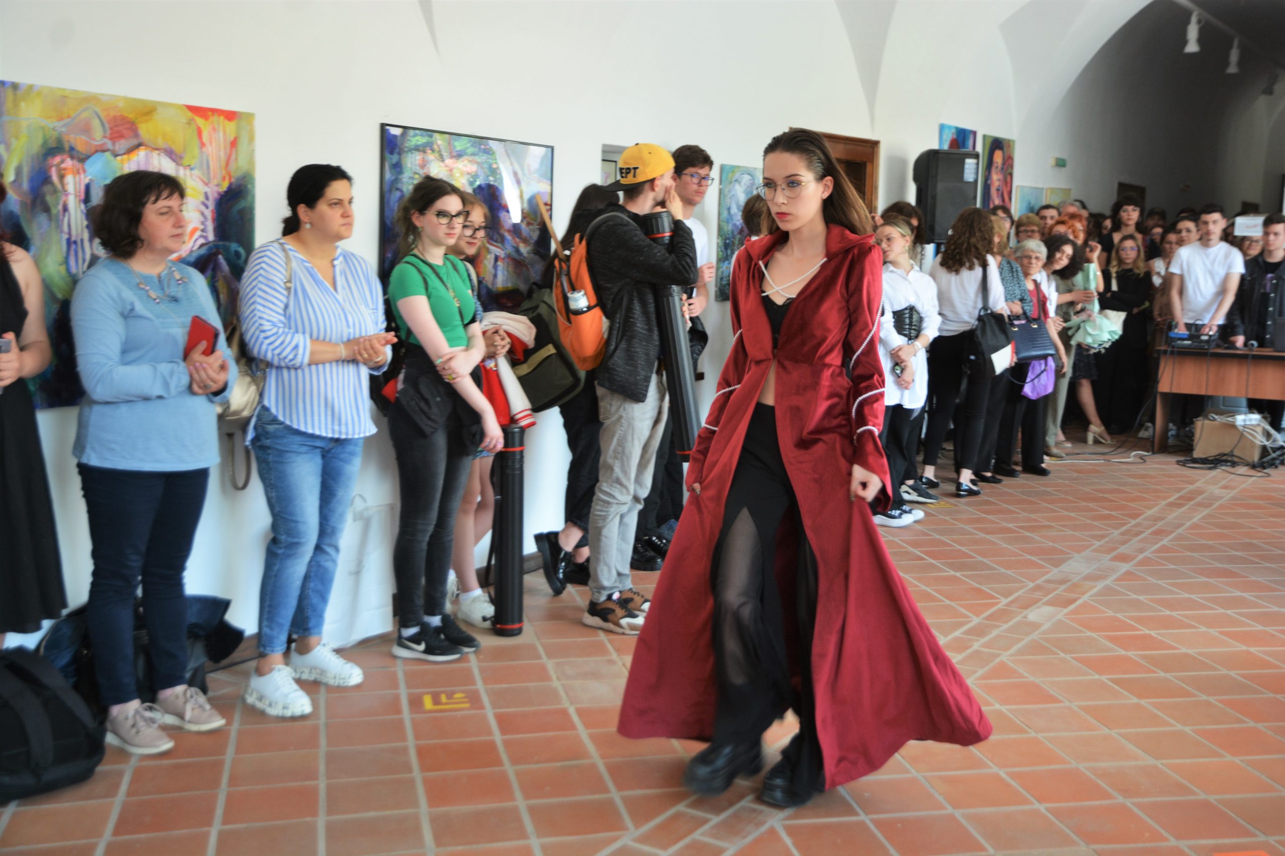 expozitie absolventi liceul de arte oradea (52)