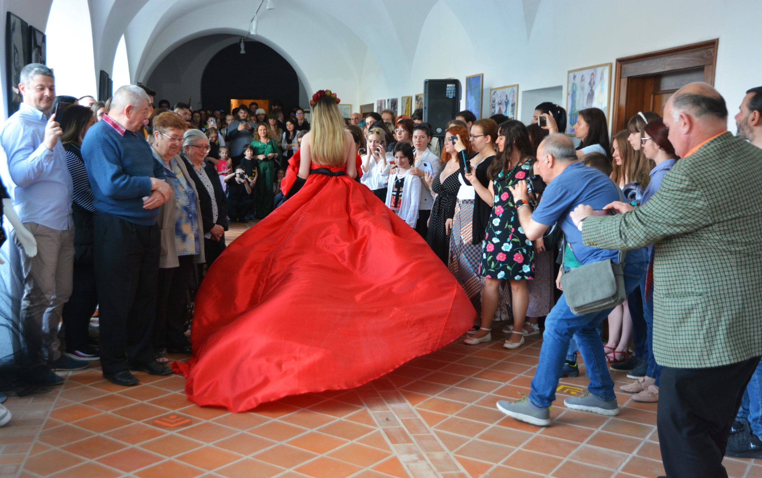 expozitie absolventi liceul de arte oradea (65)