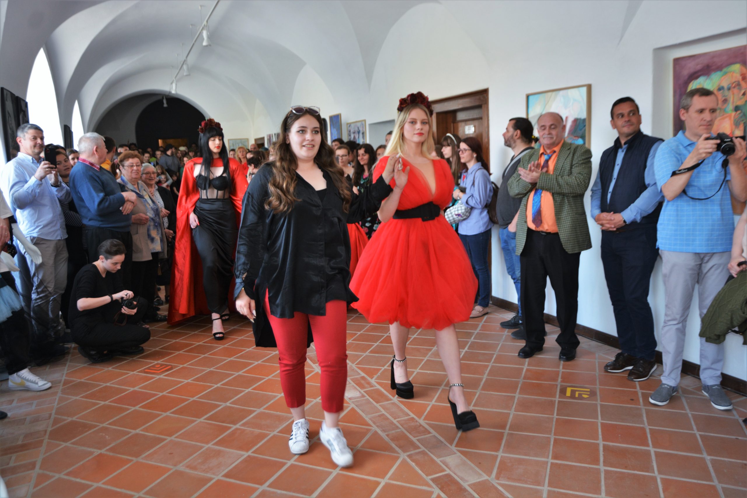 expozitie absolventi liceul de arte oradea (94)