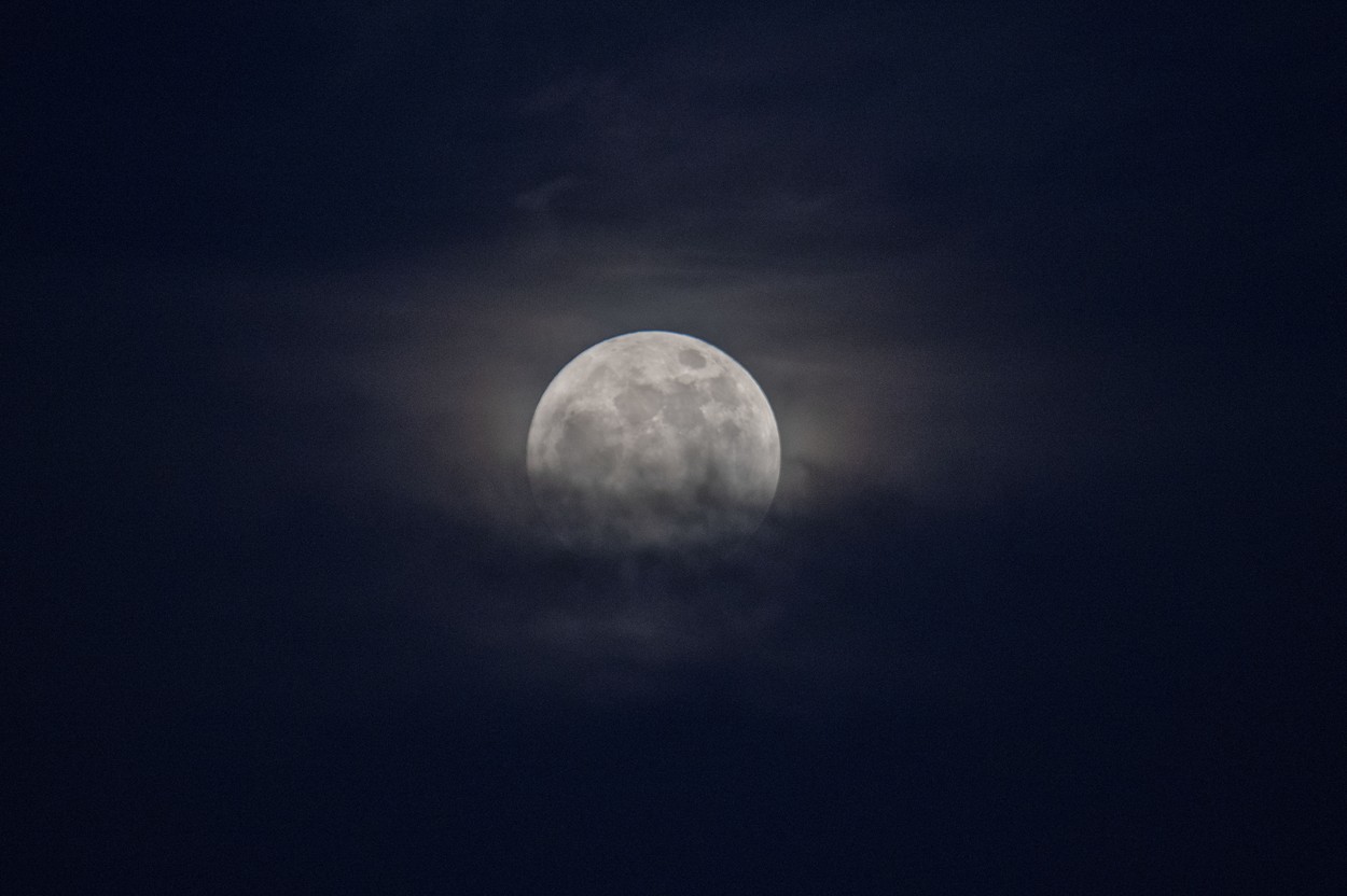 Hong Kong Supermoon - 13 Jul 2022