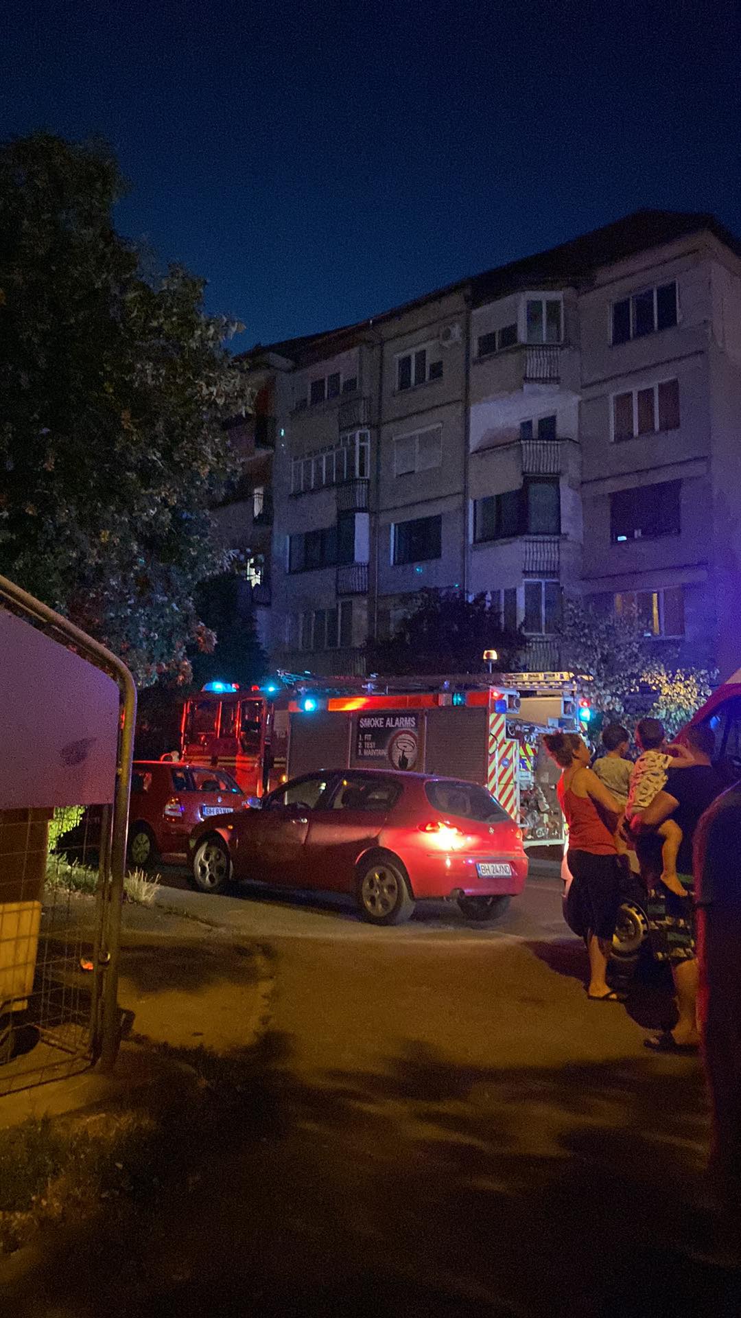 incendiu oradea pompieri noaptea (4)