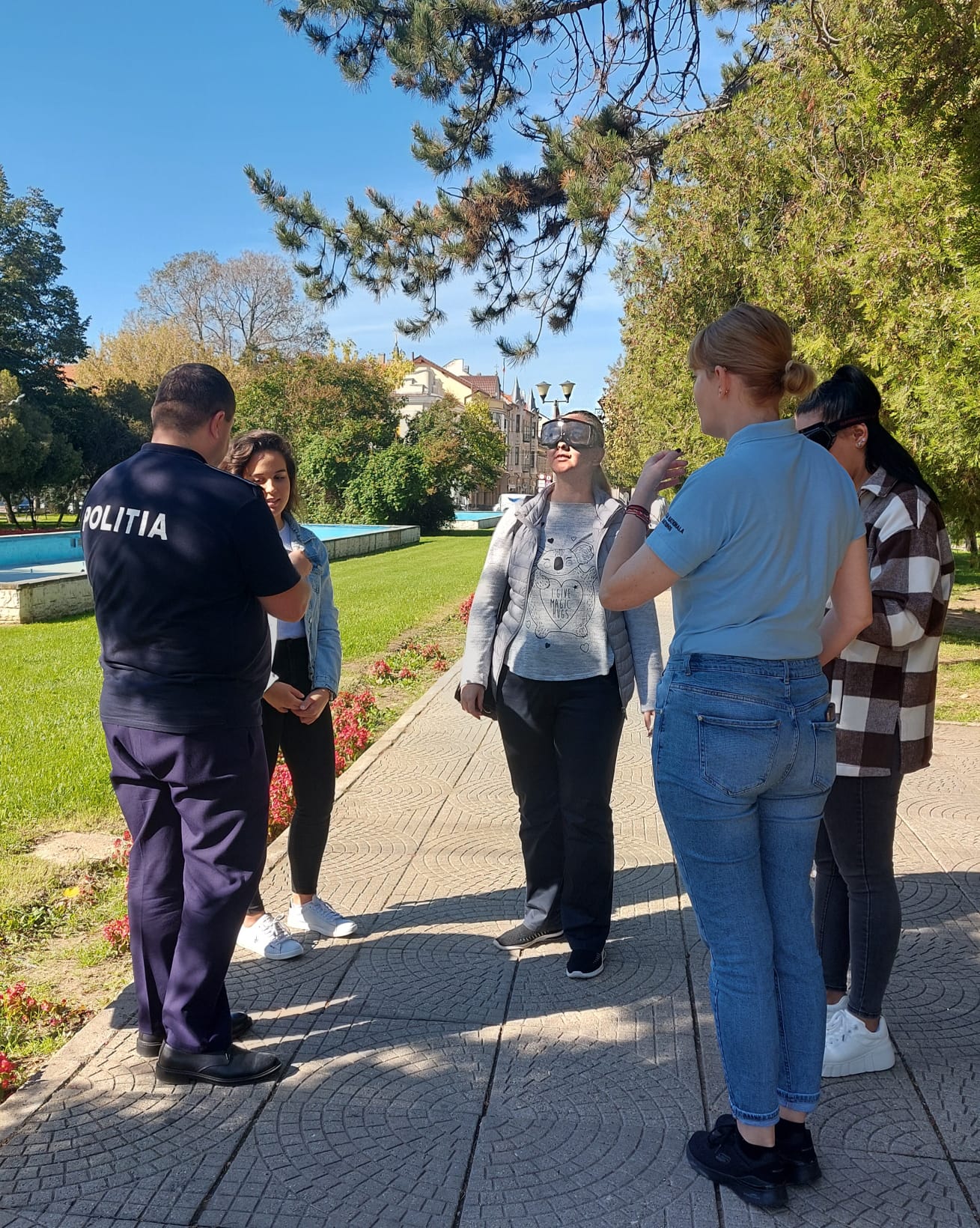 FOTO: Acțiune a polițiștilor în Parcul 1 Decembrie