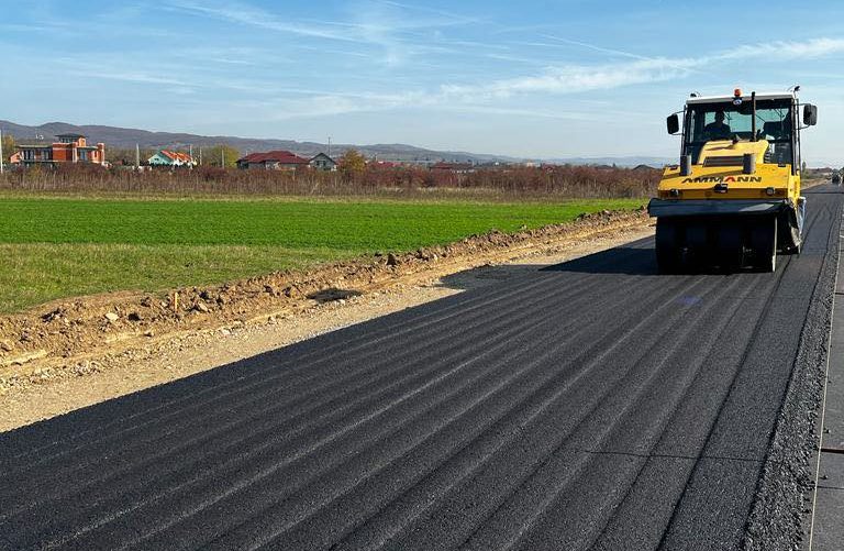 FOTO: Centura Aleșd turnarea asfaltului 03.11.2022