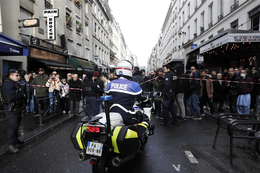 FOTO: Atac armat la Paris 23.12.2022