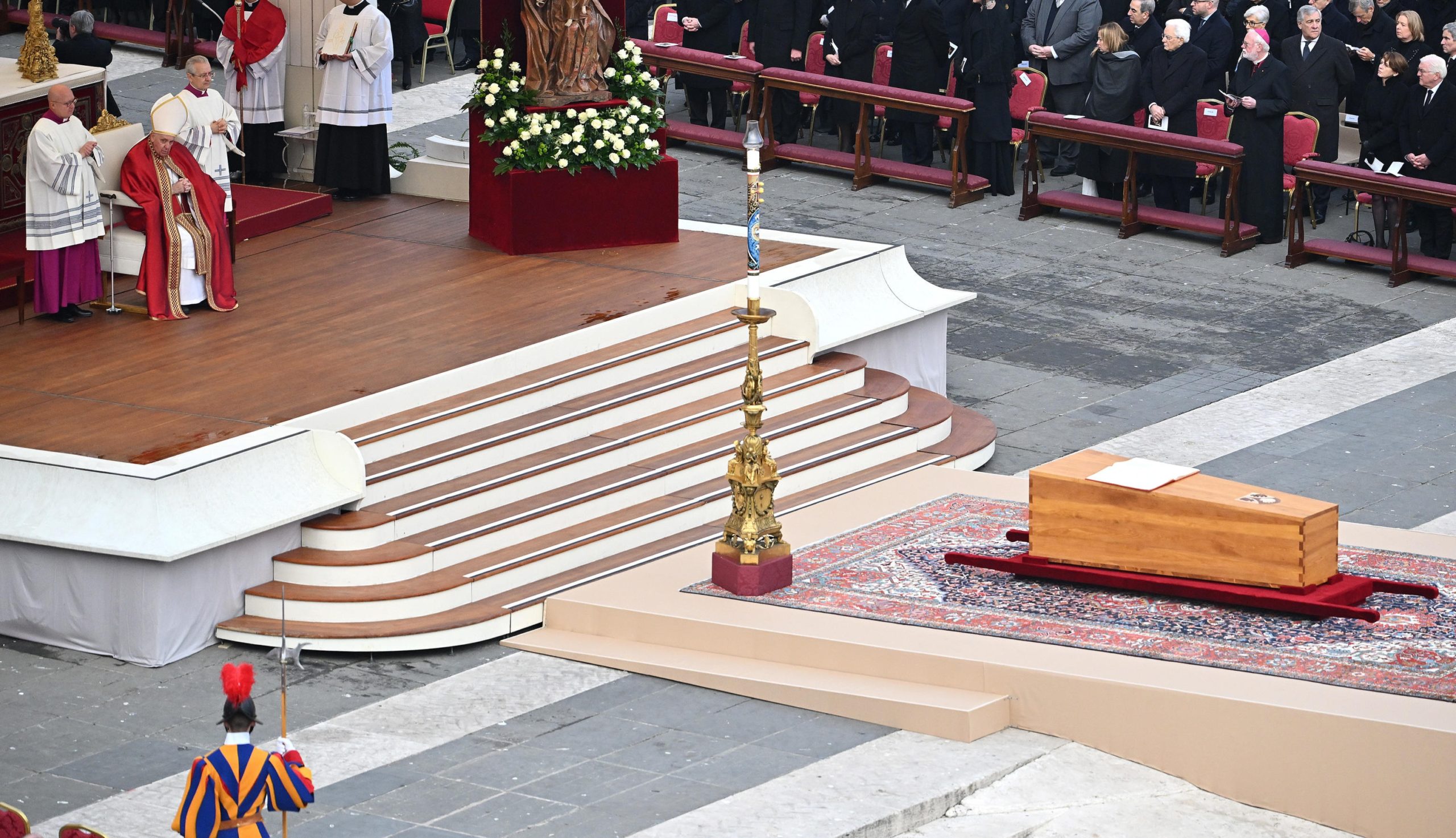 FOTO: Înmormântarea papei Benedict al XVI-lea, 05.01.2023