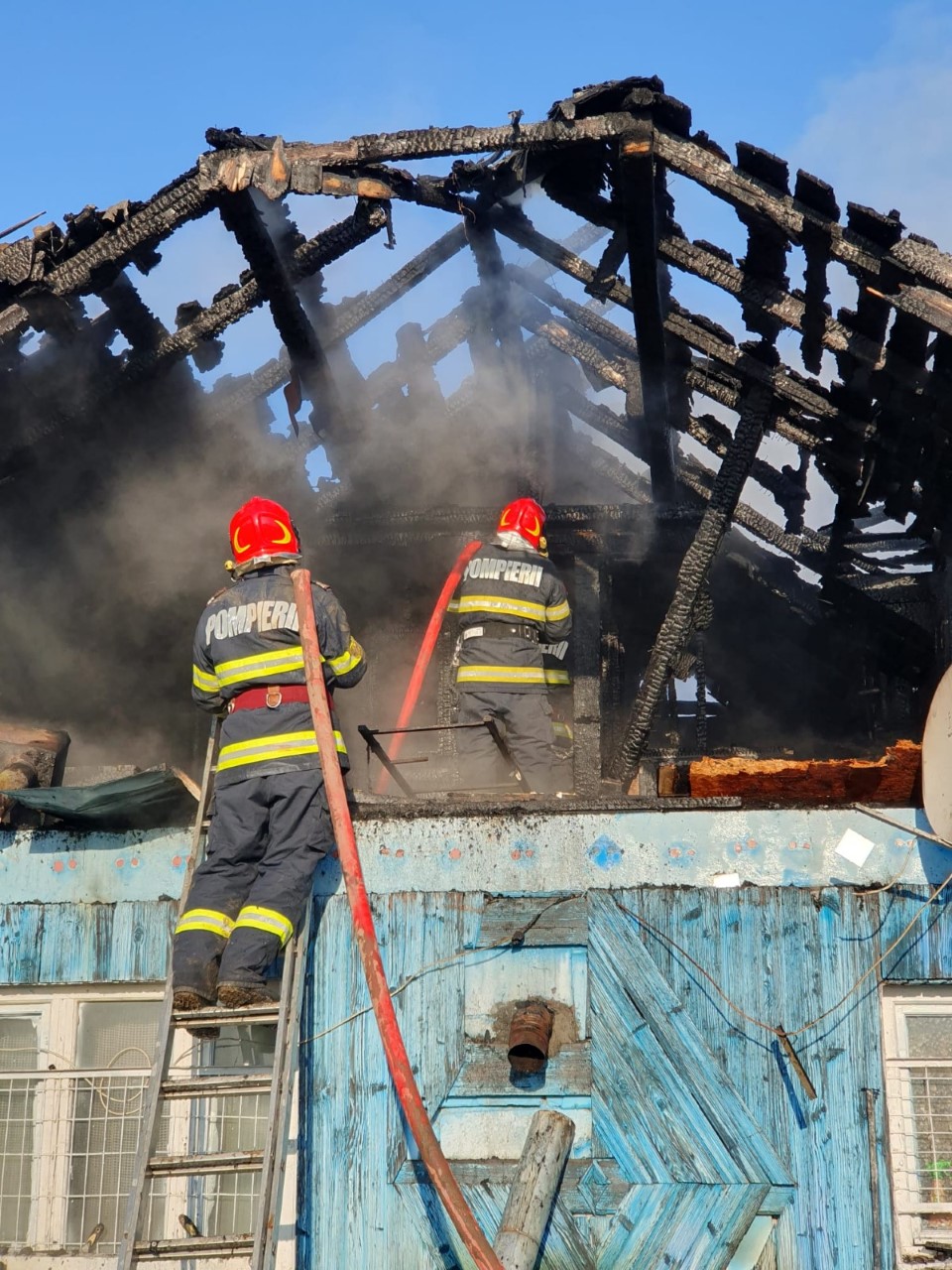 FOTO: Incendiu Episcopia - familie salvată 10.02.2023