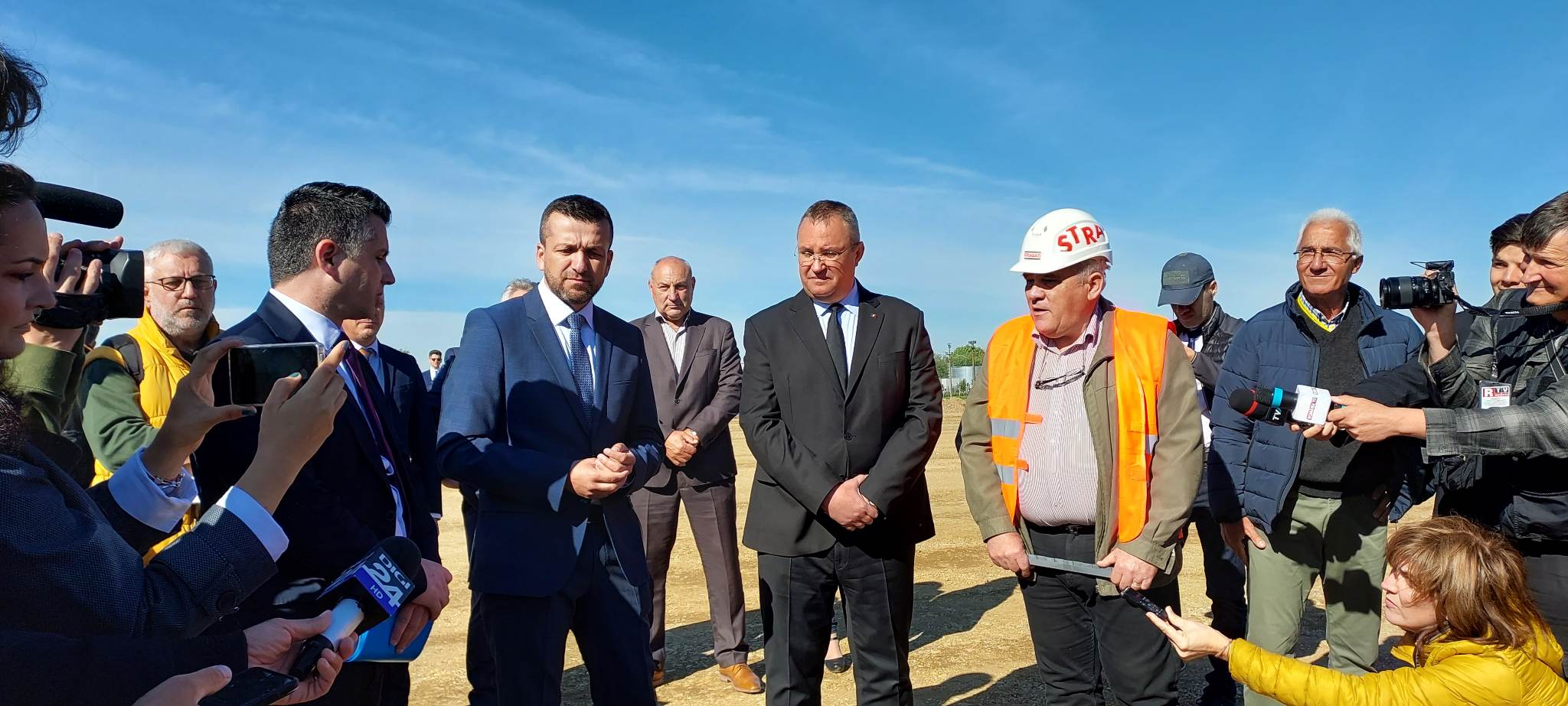 FOTO: Vizita premierului Ciucă pe șantierul drumului de legăturp Oradea-A3 11.05.2023