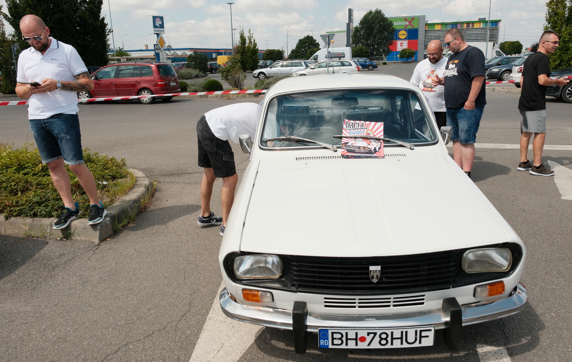 FOTO: Dacia Varadinum: cea mai mare expoziție de modele Dacia din țară, 22.07.2023