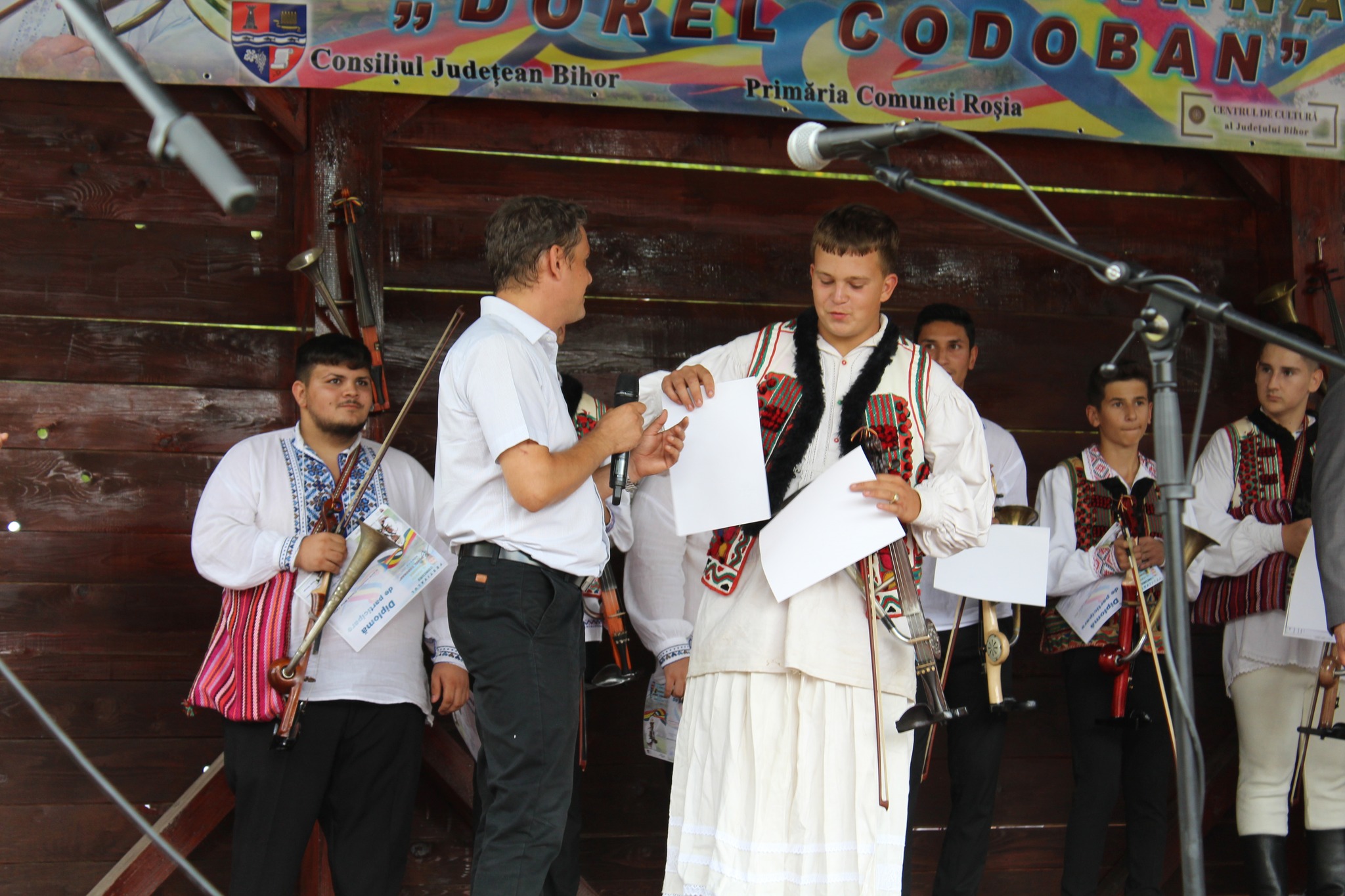 FOTO: Câştigătorii concursului viorii cu goarnă de la Roşia, 31.07.2023