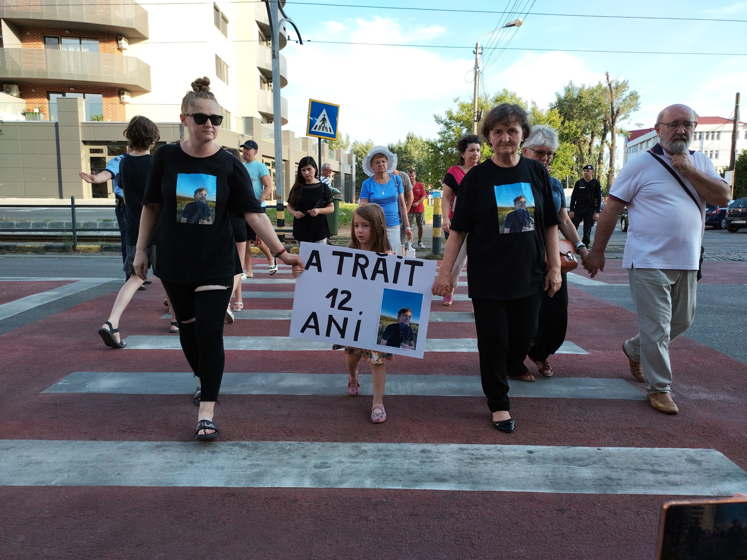 FOTO: Protest la trecerea de pietoni unde un copil de 12 ani a fost ucis 25.08.2023