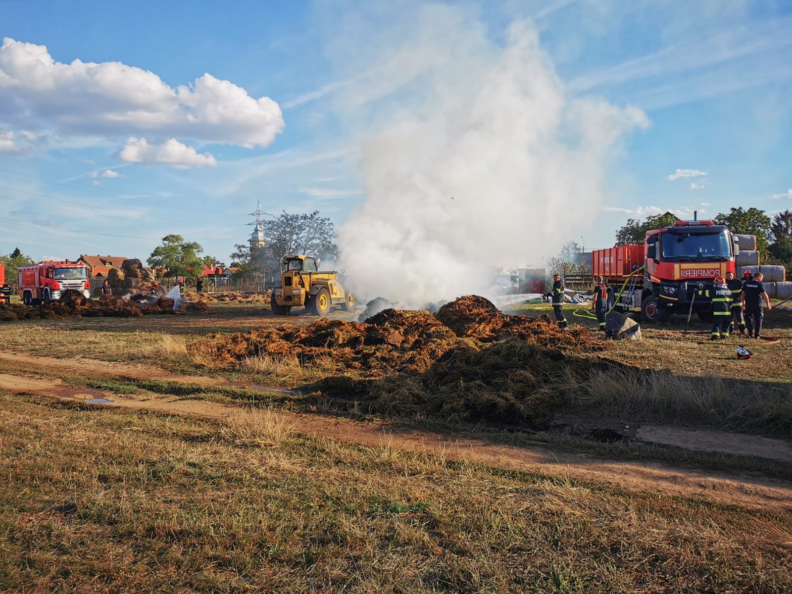 FOTO: Mobilizare masivă a pompierilor pentru stingerea incendiului de pe Matei Corvin, 21.09.2023