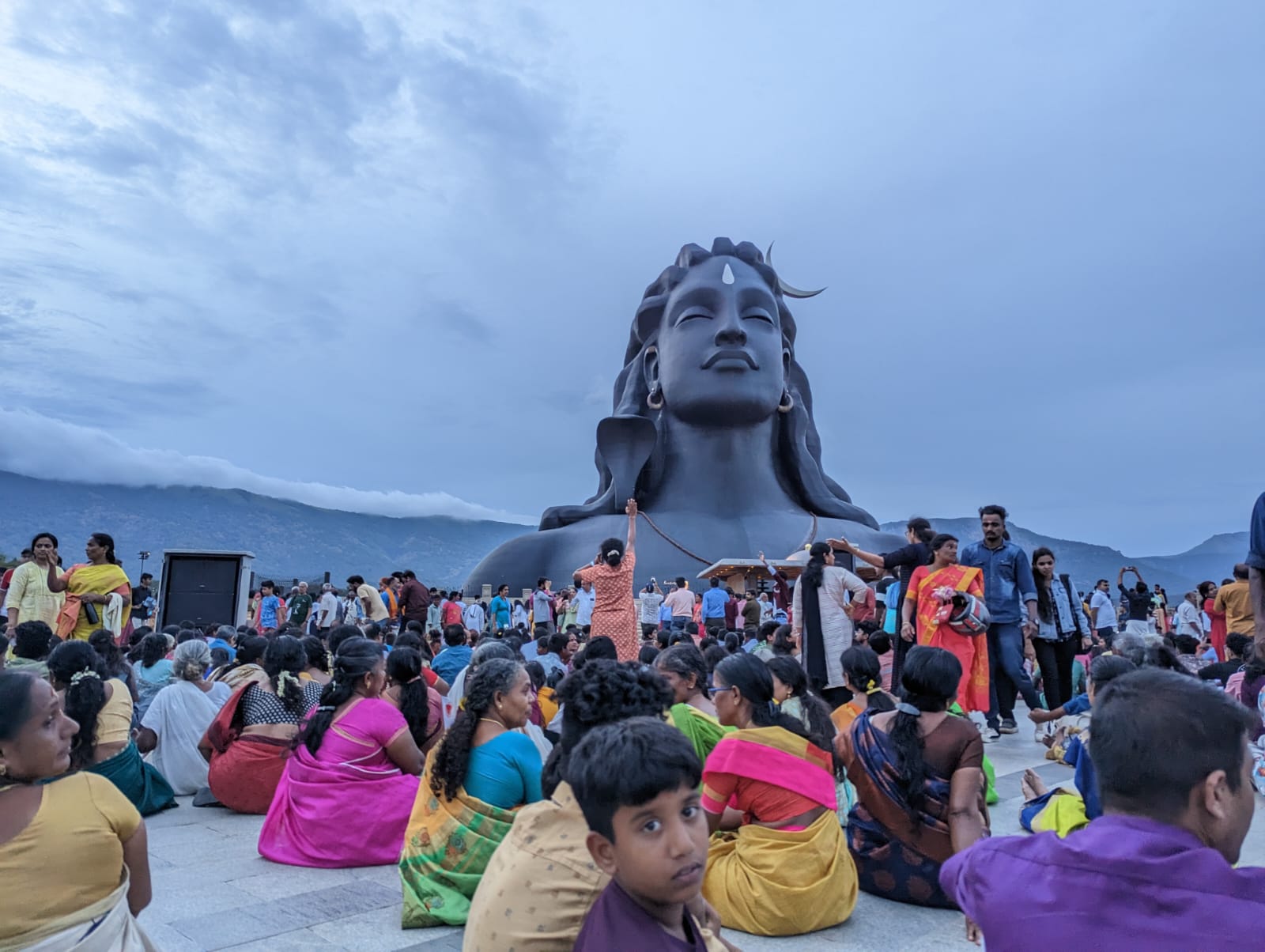 pelerini la Adiyogi