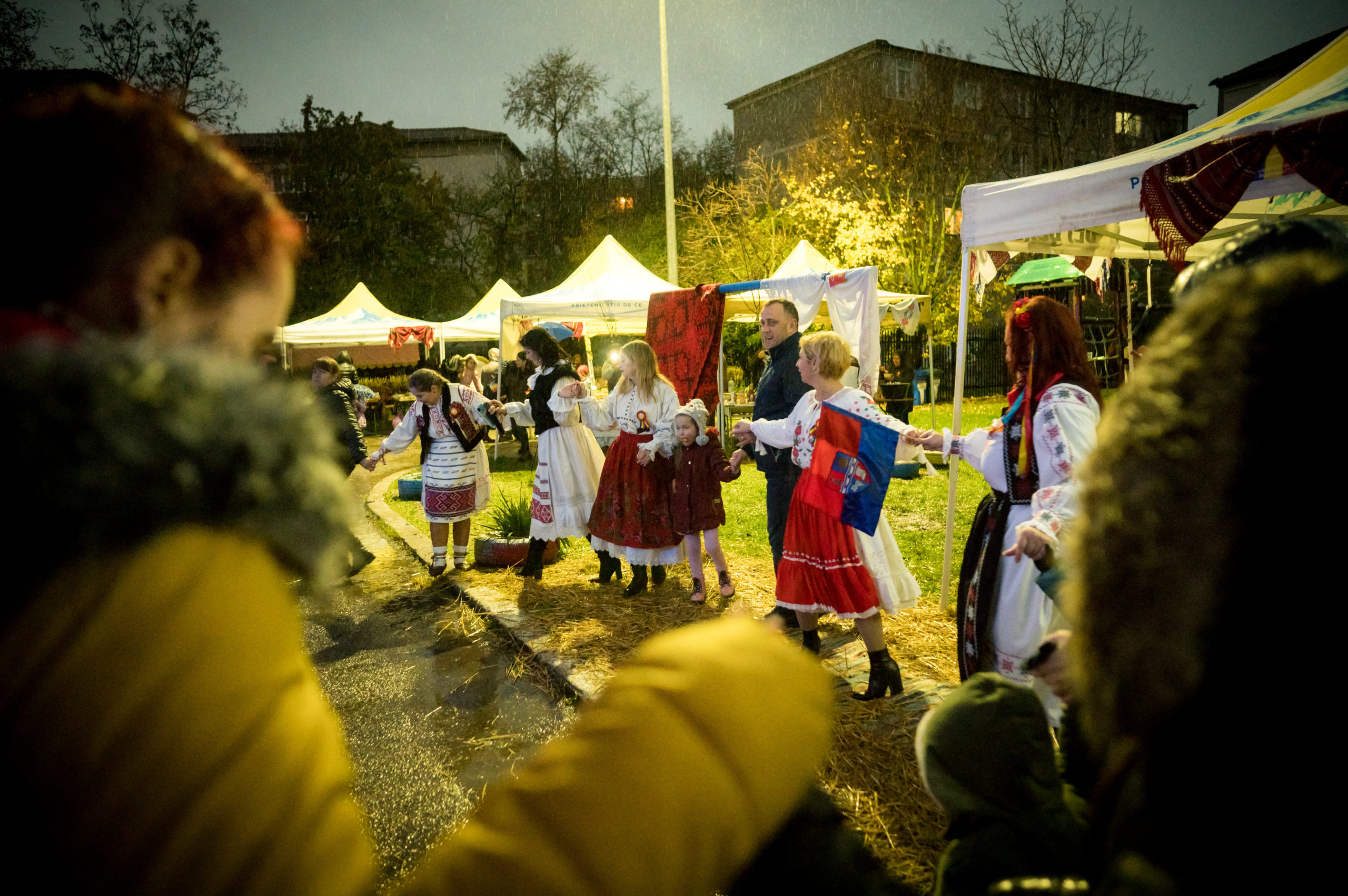 FOTO: Copiii de la Grădiniţele cu Program Prelungit au sărbătorit în avans Ziua Națională a României, 29.11.2023