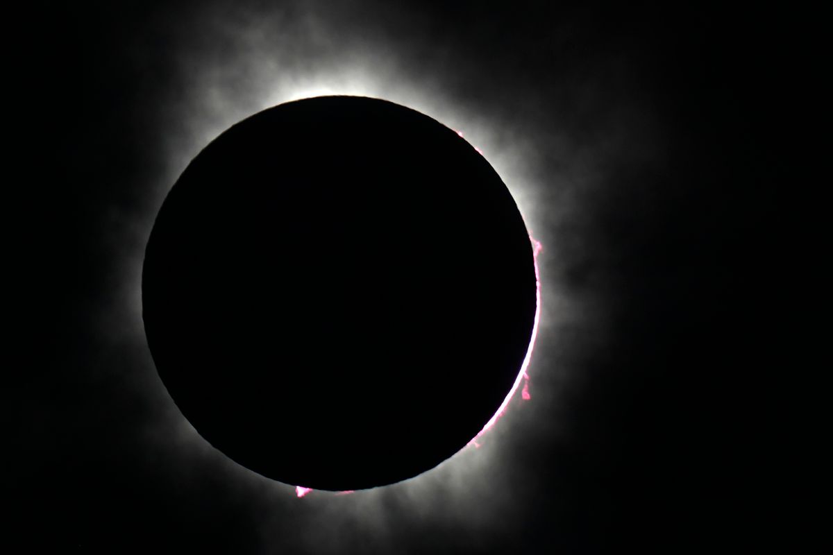 FOTO: Eclipsa de soare 09.04.2024