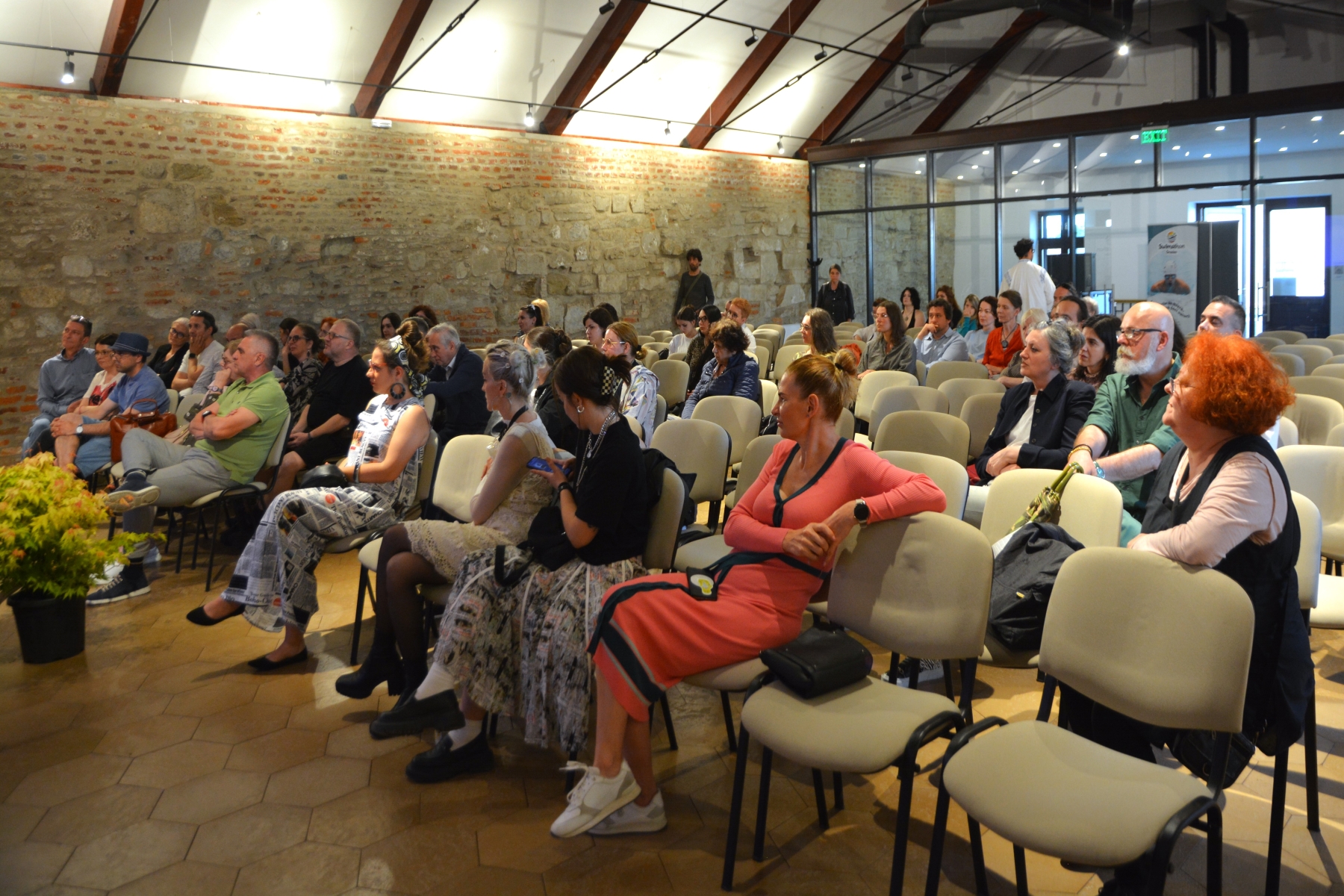 Artist Talk cu Dan Perjovschi la Oradea