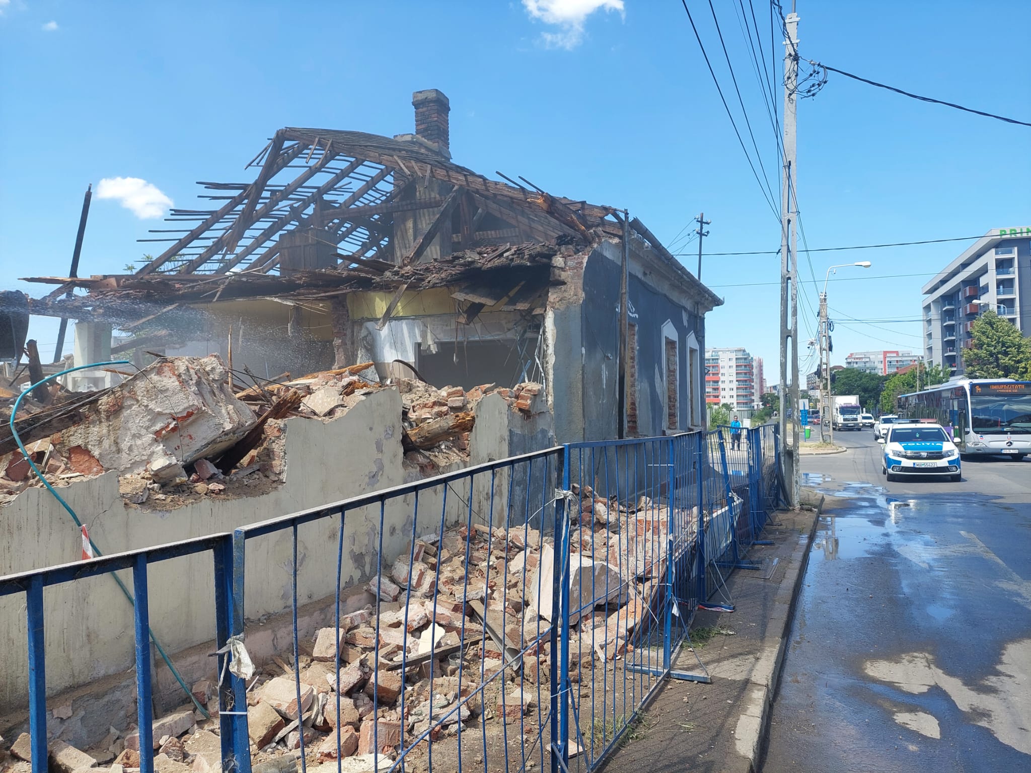 FOTO: Demolarea caselor din zona Decebal-Vladimirescu 14.05.2024