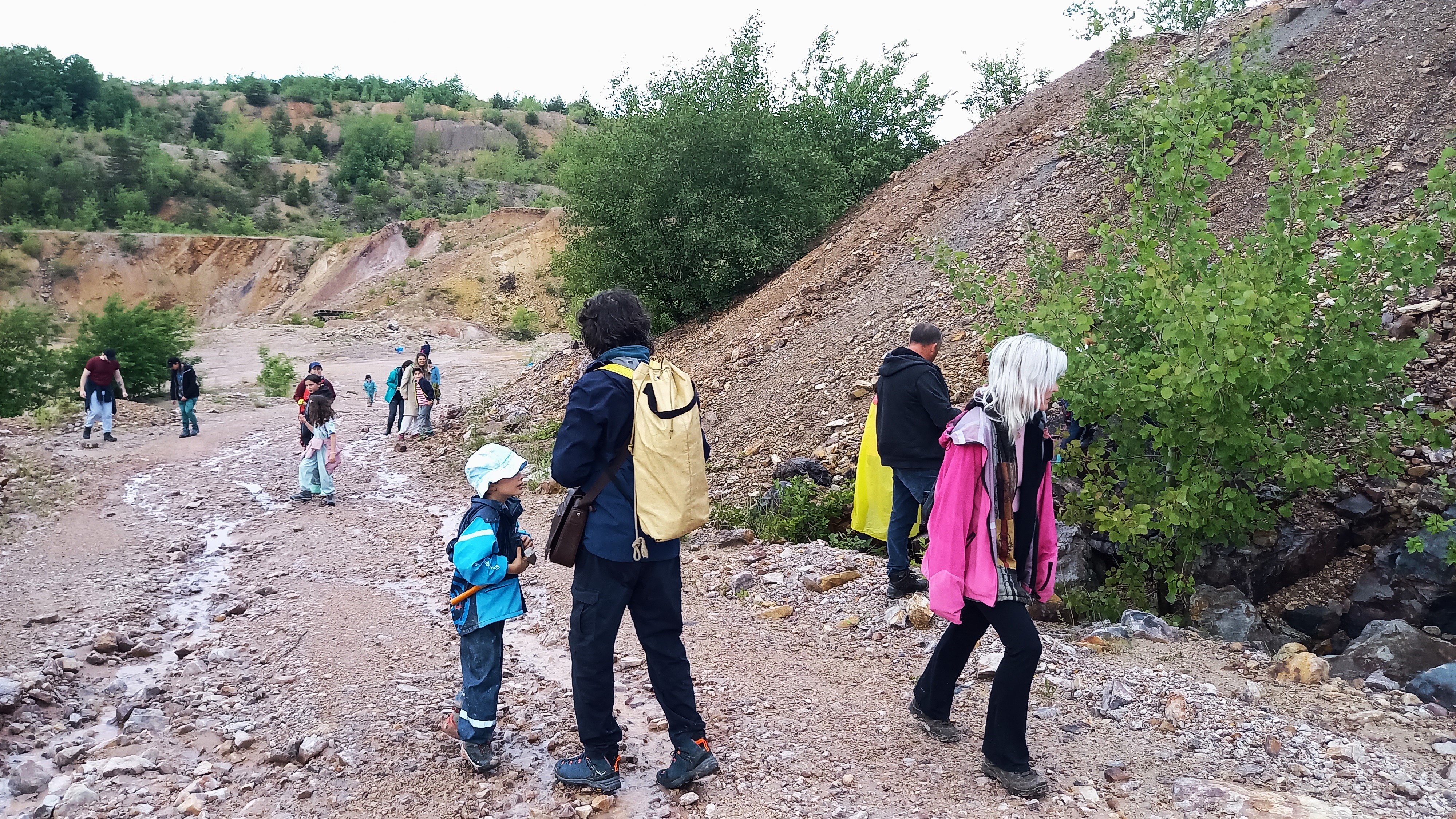 vânatoare de minerale si roci la Roşia (20)