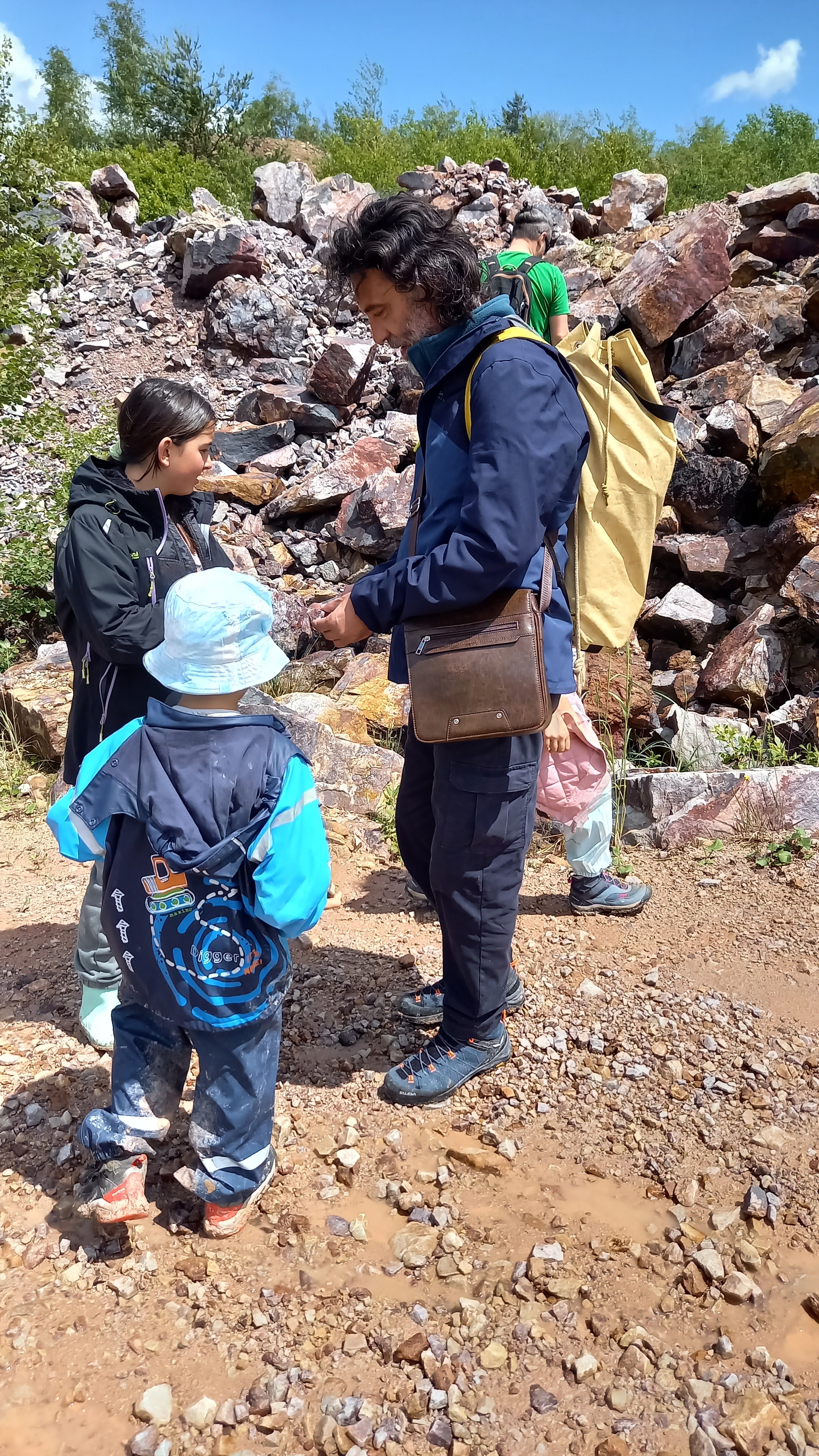 vânatoare de minerale si roci la Roşia (24)