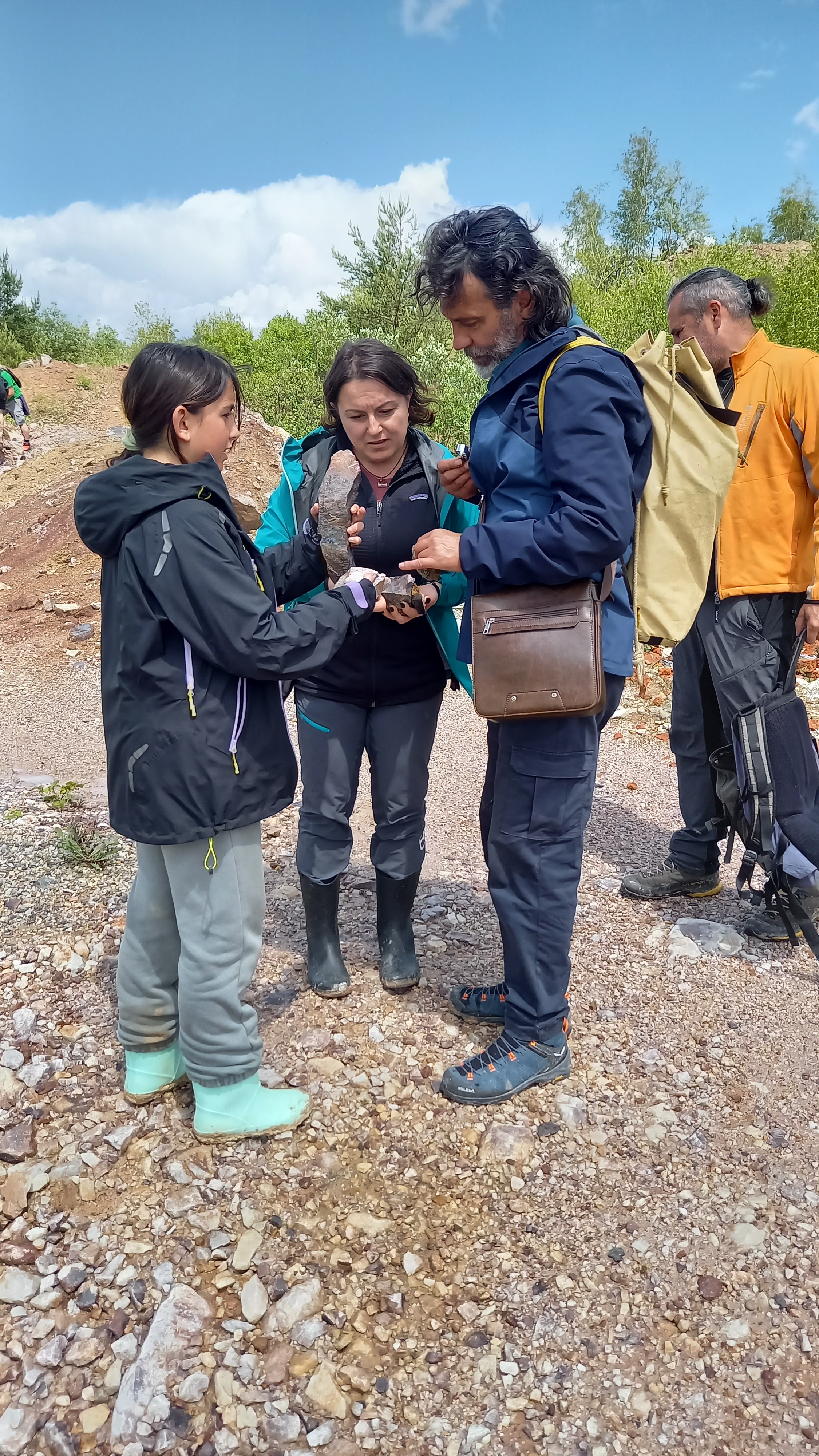 vânatoare de minerale si roci la Roşia (25)