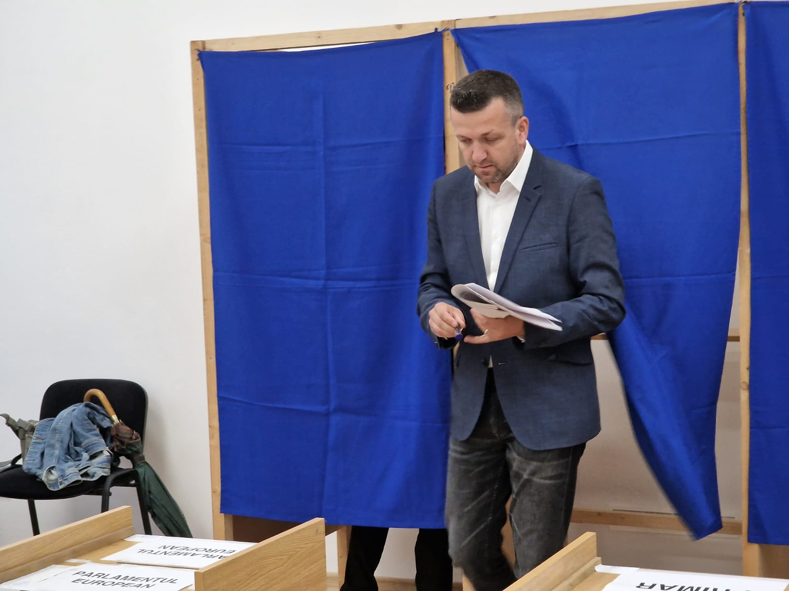 Foto: Candidatul PNL pentru Primăria Oradea, Florin Birta a votat 09.06.2024