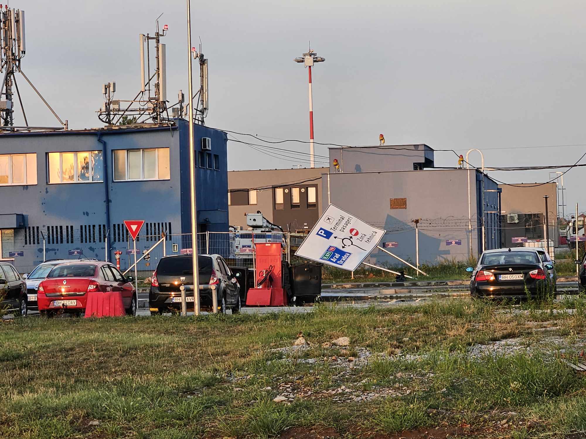 Foto: Aeroportul din Oradea în urma furtunii 15.07.2024