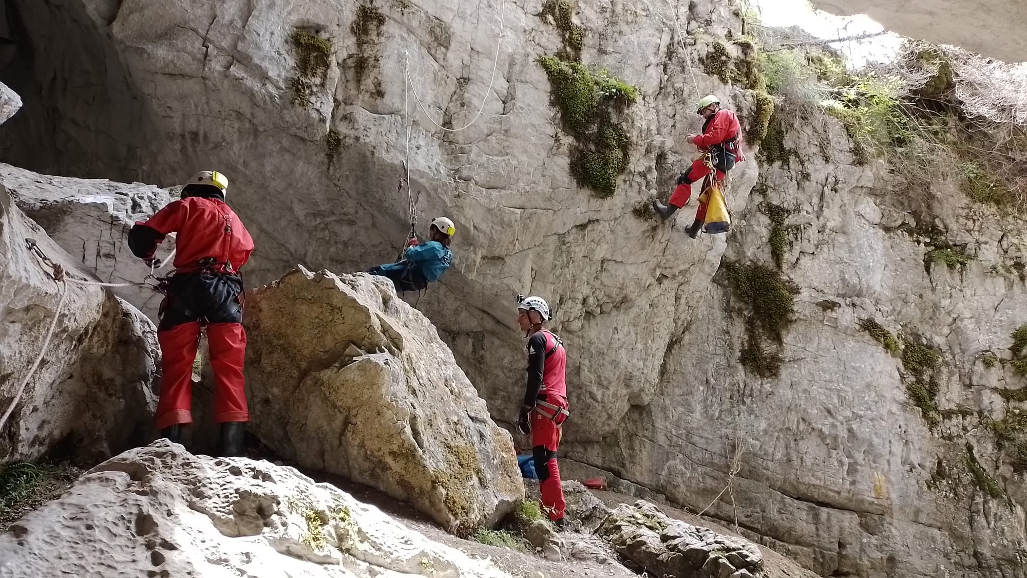 şcoala nationala de speologie23