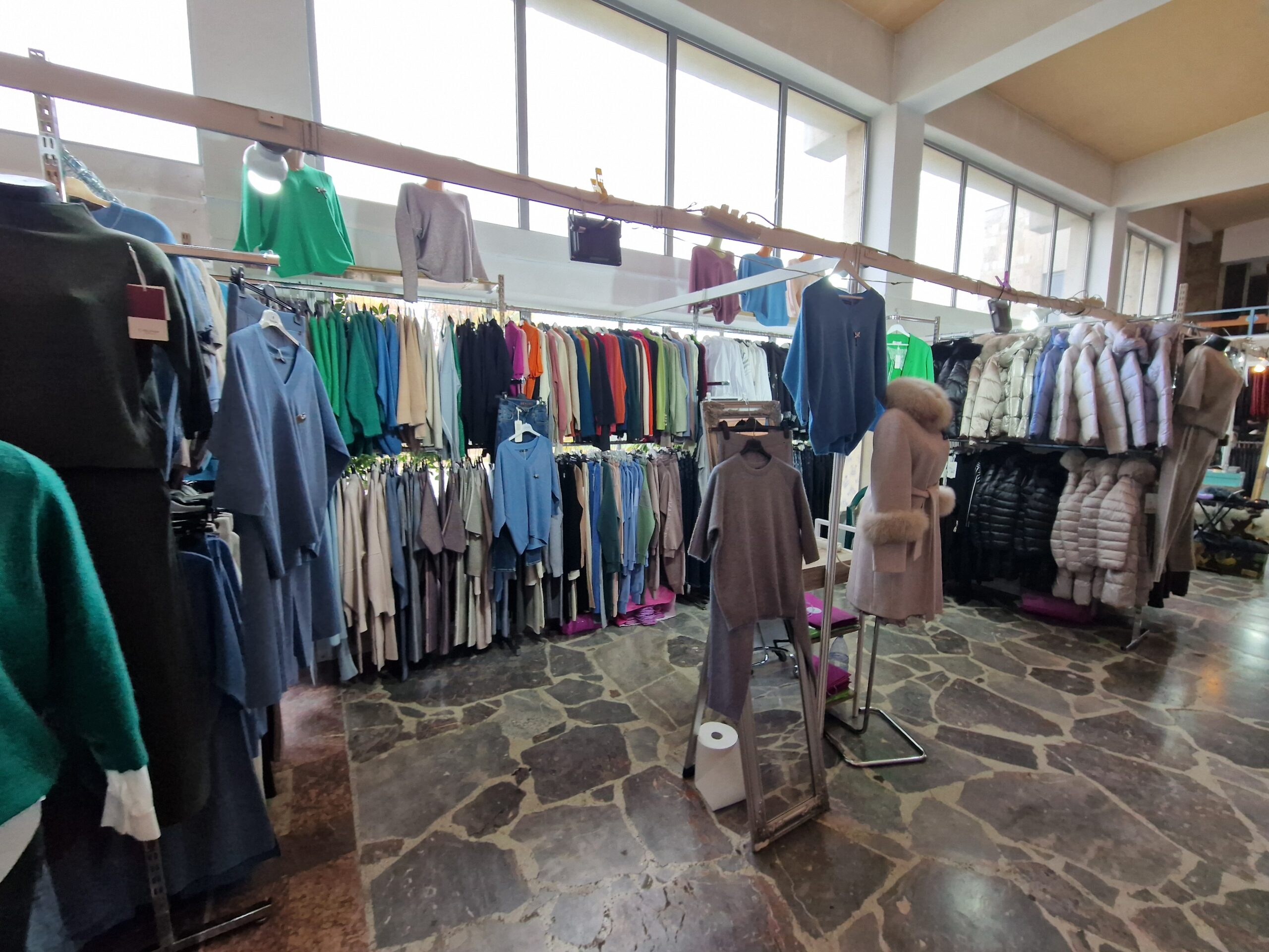 foto: Târg de toamnă Cavi Expo - Fashion la Arena Antonio Alexe – prețuri de producător la îmbrăcăminte și încălțăminte pentru toamnă și iarnă!, 31.10.2024