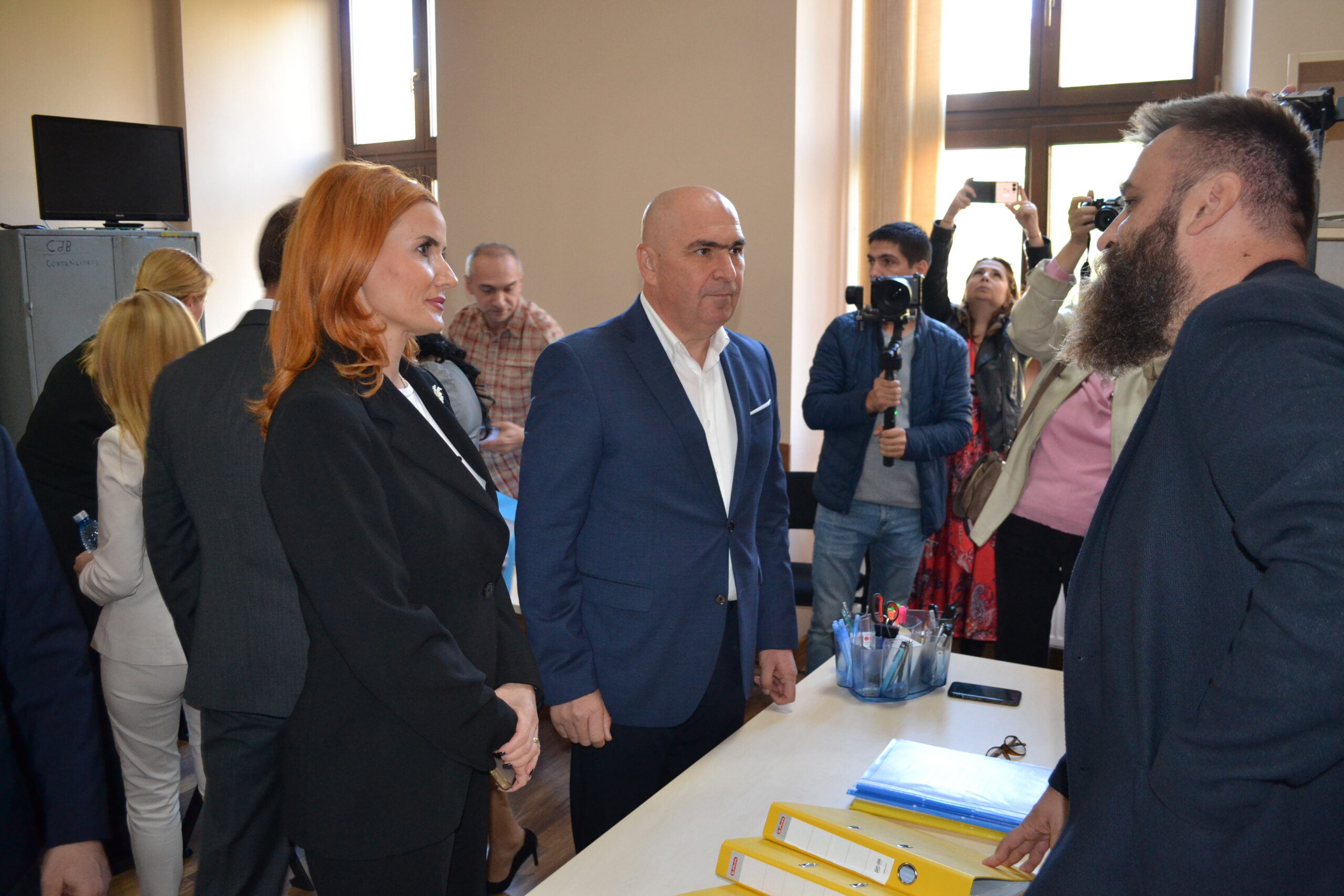 FOTO: Candidații PNL pentru Parlament au depus dosarele foto: Teodor Biriș