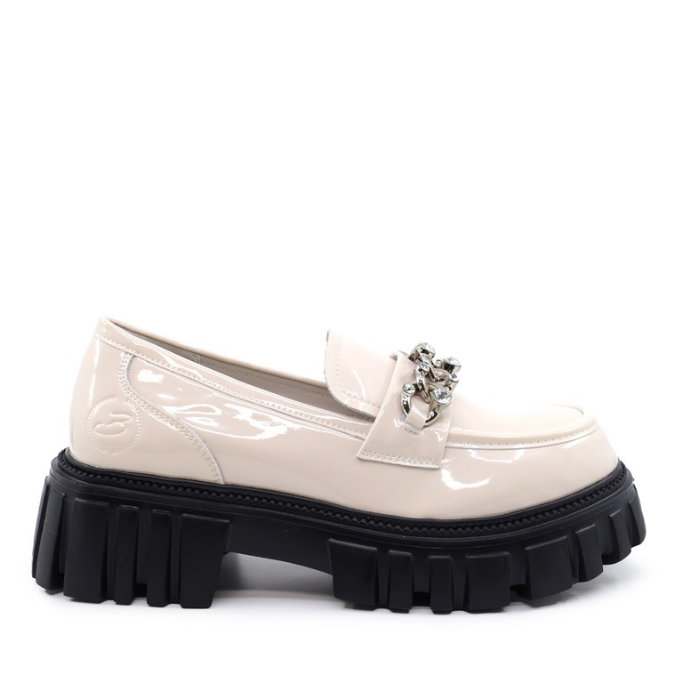 pantofi-tip-loafer-femei-benvenuti-bej-din-piele-lacuita-cu-lan-deco-374dp501lbe-58217b_adaptive_1024x768