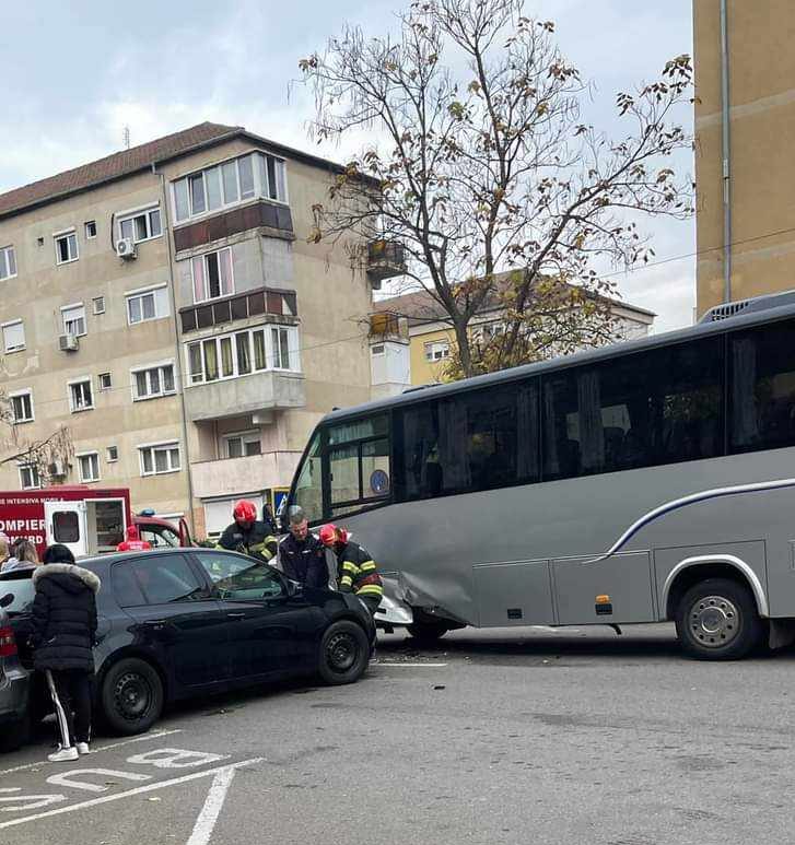 Accident pe strada Bumbacului 15.11.2024; Foto: INFO TRAFIC BIHOR & ORADEA