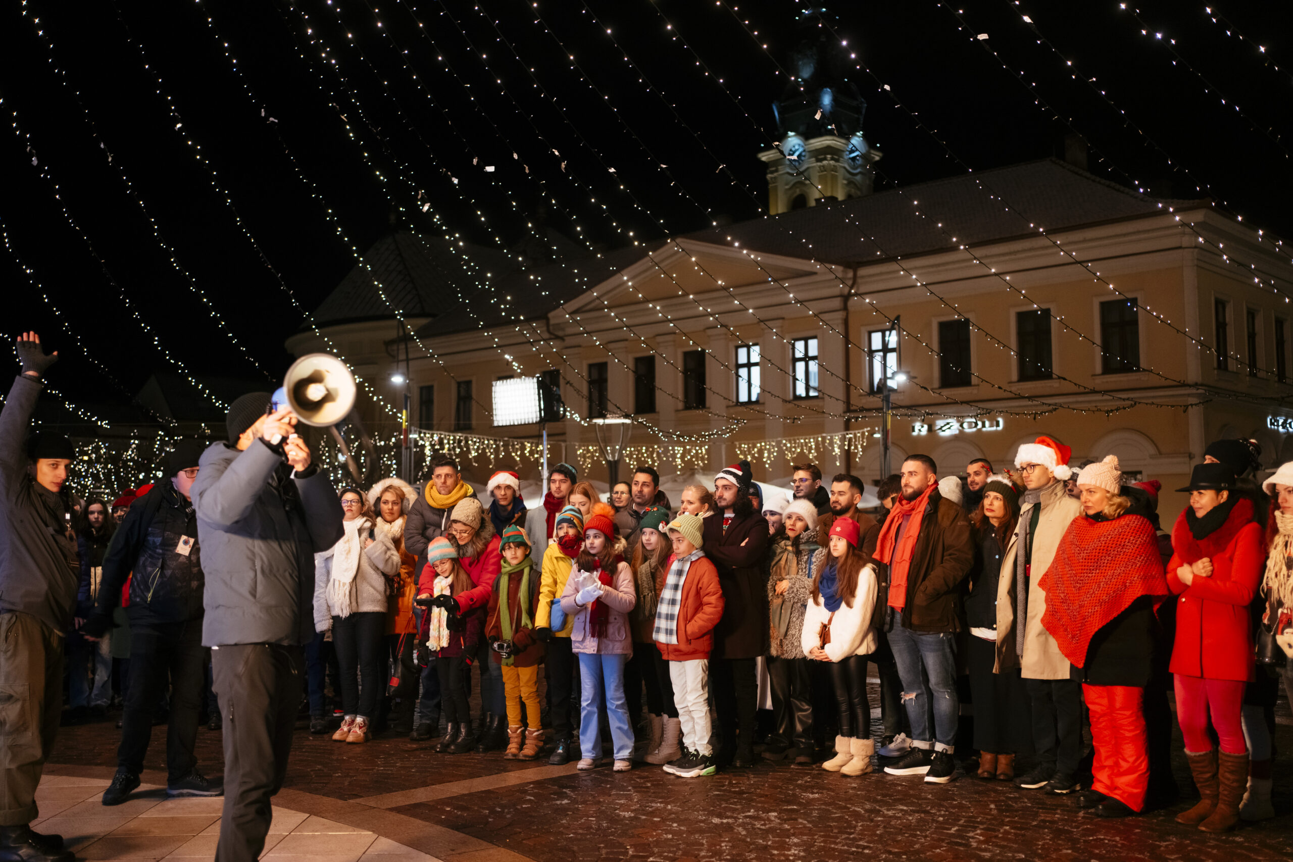 Prima zi de filmări la Ramon 2, în Piaţa Unirii din Oradea. Foto: Sabina Costinel